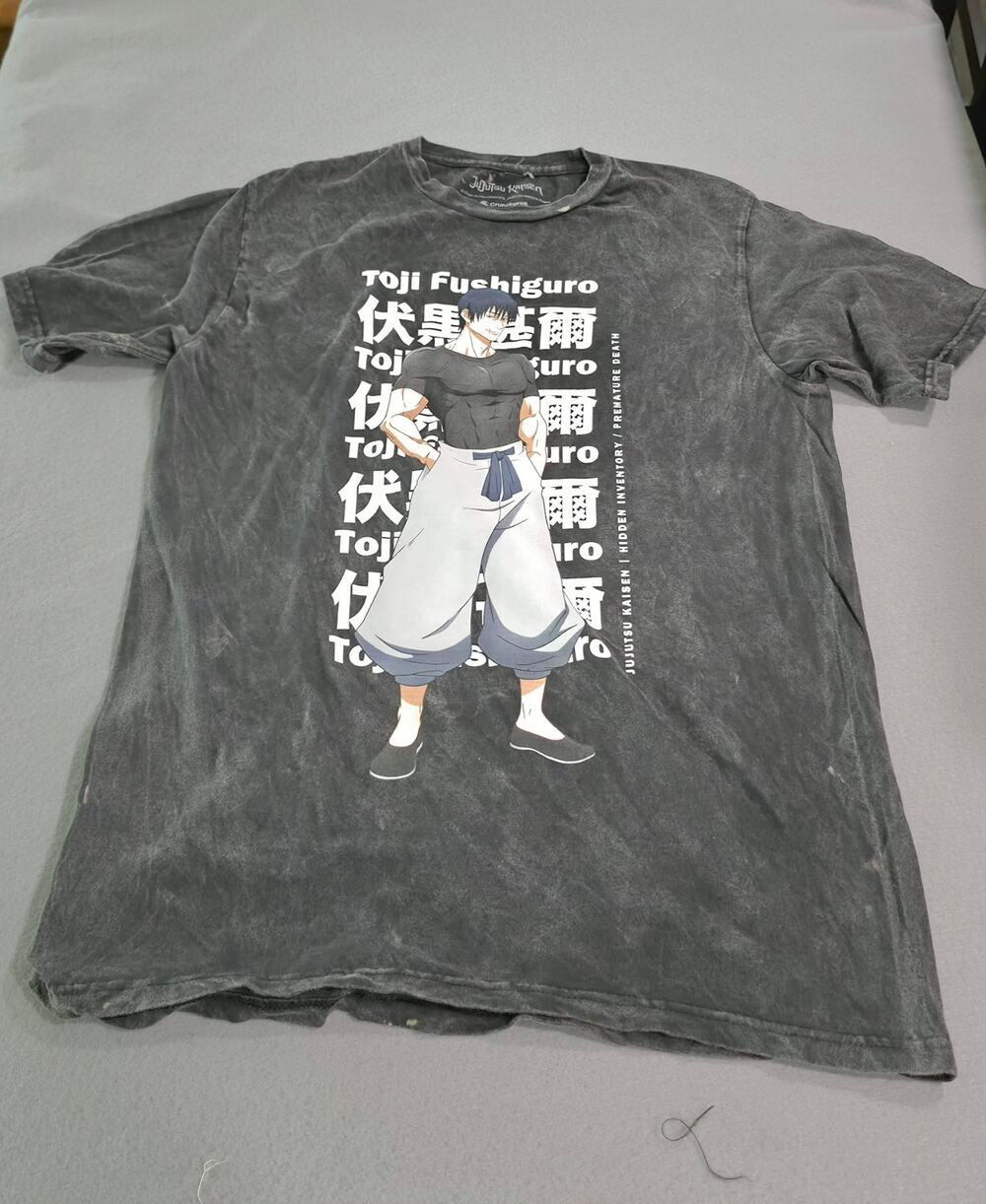 Jujutsu Kaisen Toji Fushiguro Distressed Graphic T‑Shirt – Size Small